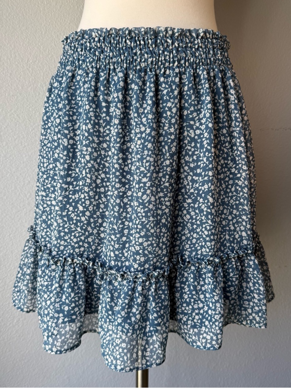 Lauren Conrad Blue Floral Ruffle Hem Women's Skirt
